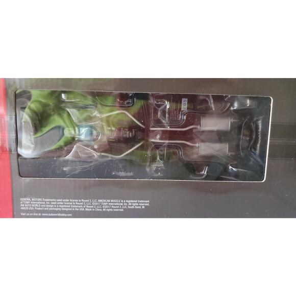 Auto World 1:18 scale 1962 Pontiac Grand Prix Fairfield Collectibles NIB - Picture 4 of 6